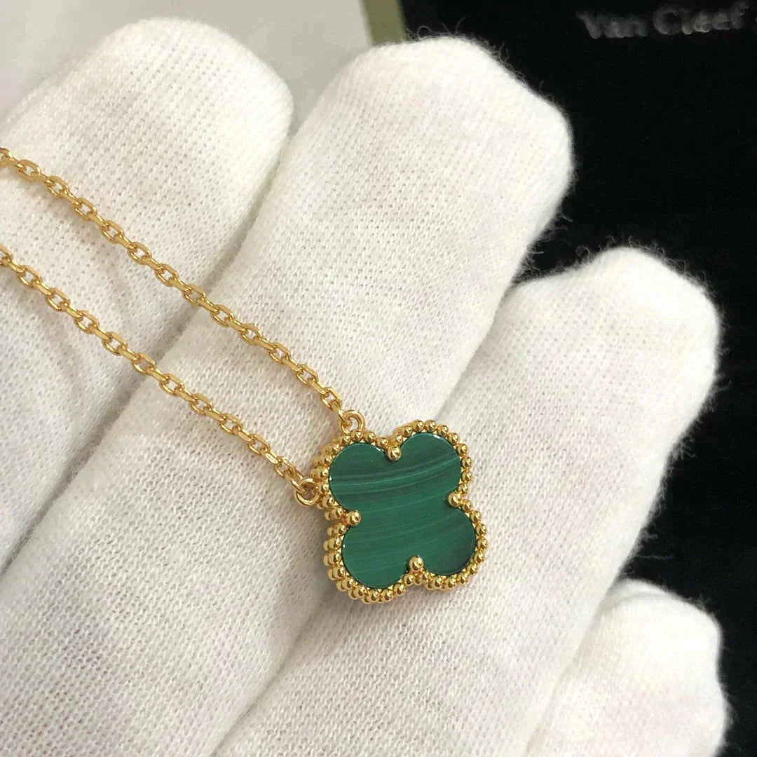 [Windsor Jewelry]CLOVER 15MM MALACHITE SINGLE FLOWER  NECKLACE