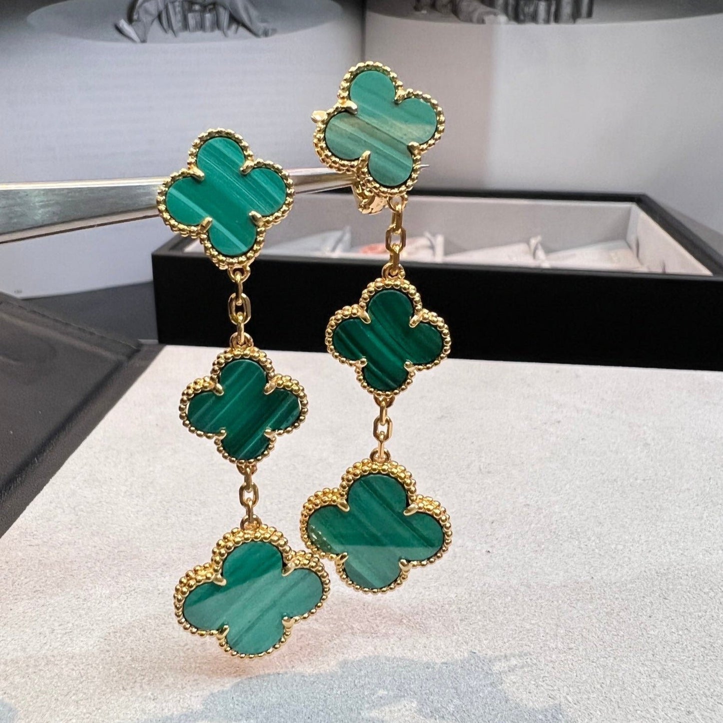 [Windsor Jewelry]CLOVER MALACHITE 3 MOTIFS GOLD