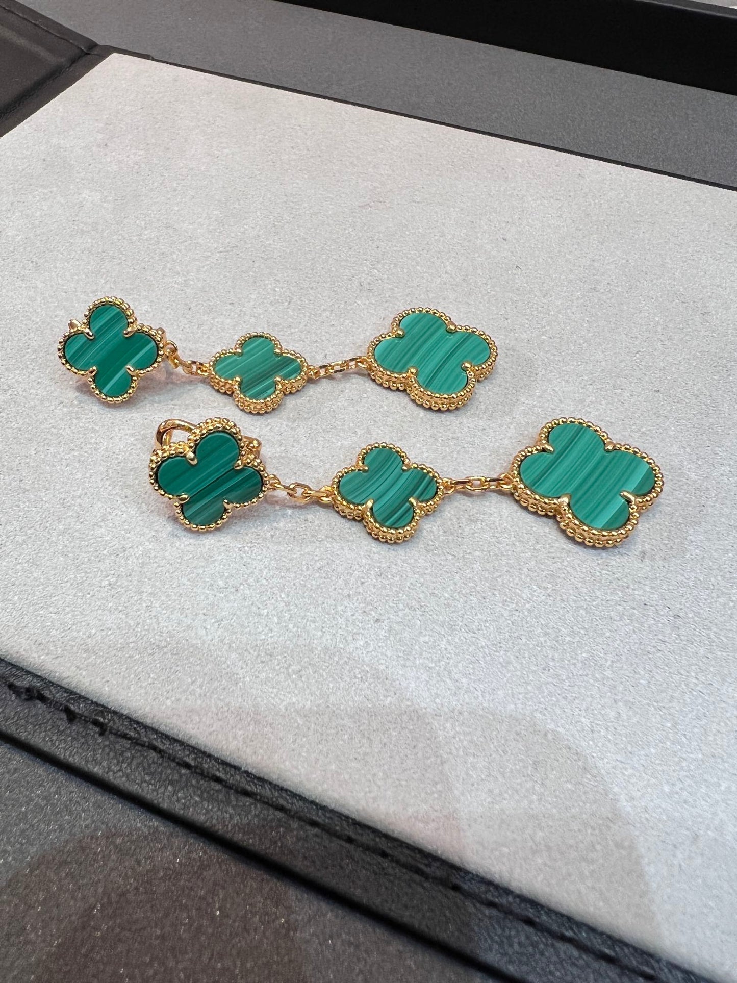 [Windsor Jewelry]CLOVER MALACHITE 3 MOTIFS GOLD
