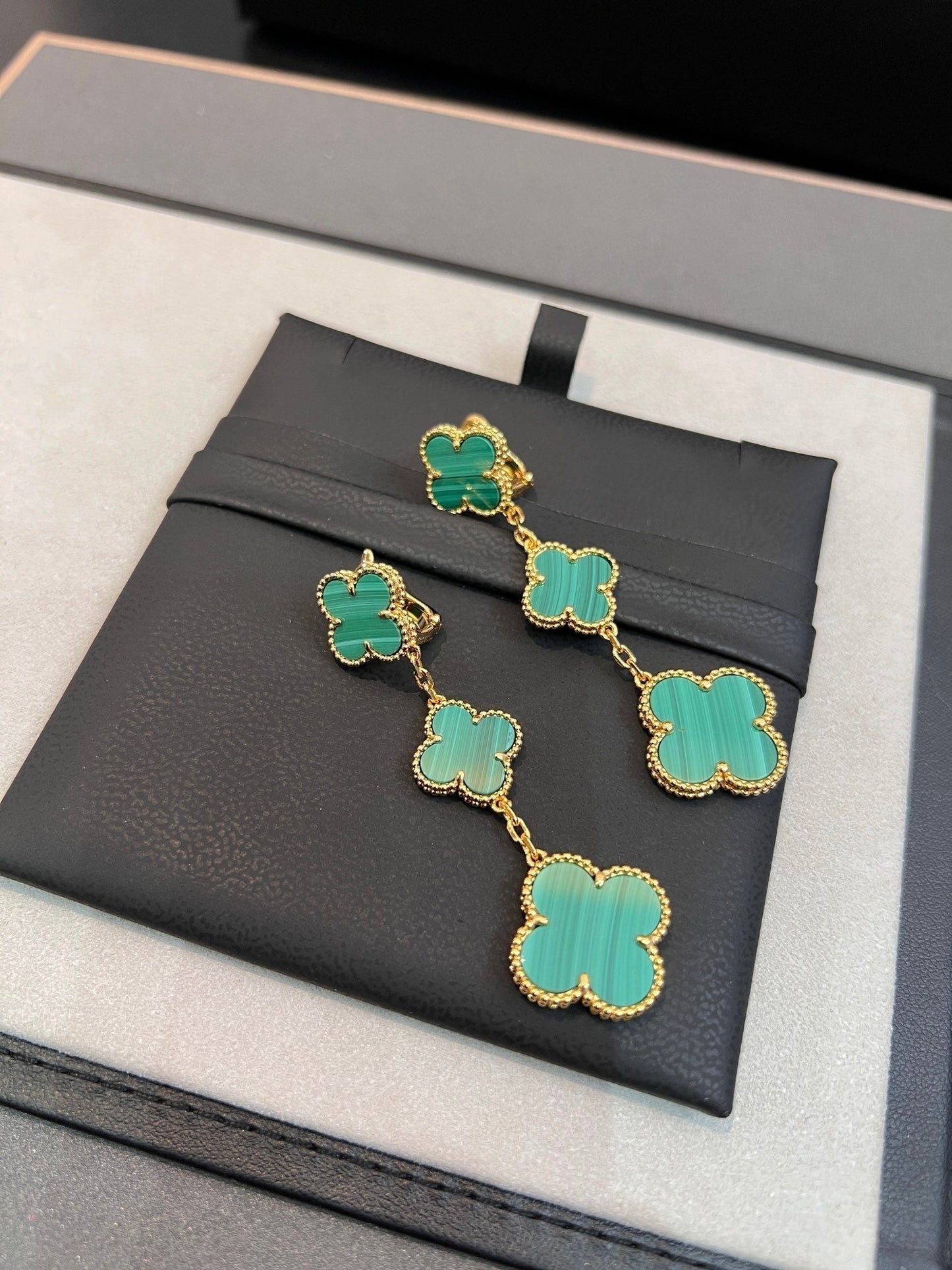 [Windsor Jewelry]CLOVER MALACHITE 3 MOTIFS GOLD