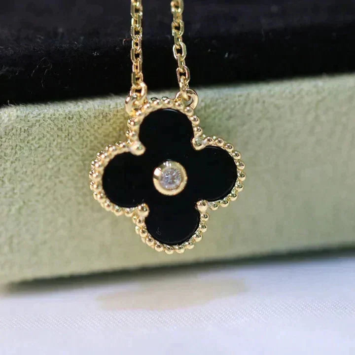 [Windsor Jewelry]CLOVER 15MM DIAMOND ONYX NECKLACE