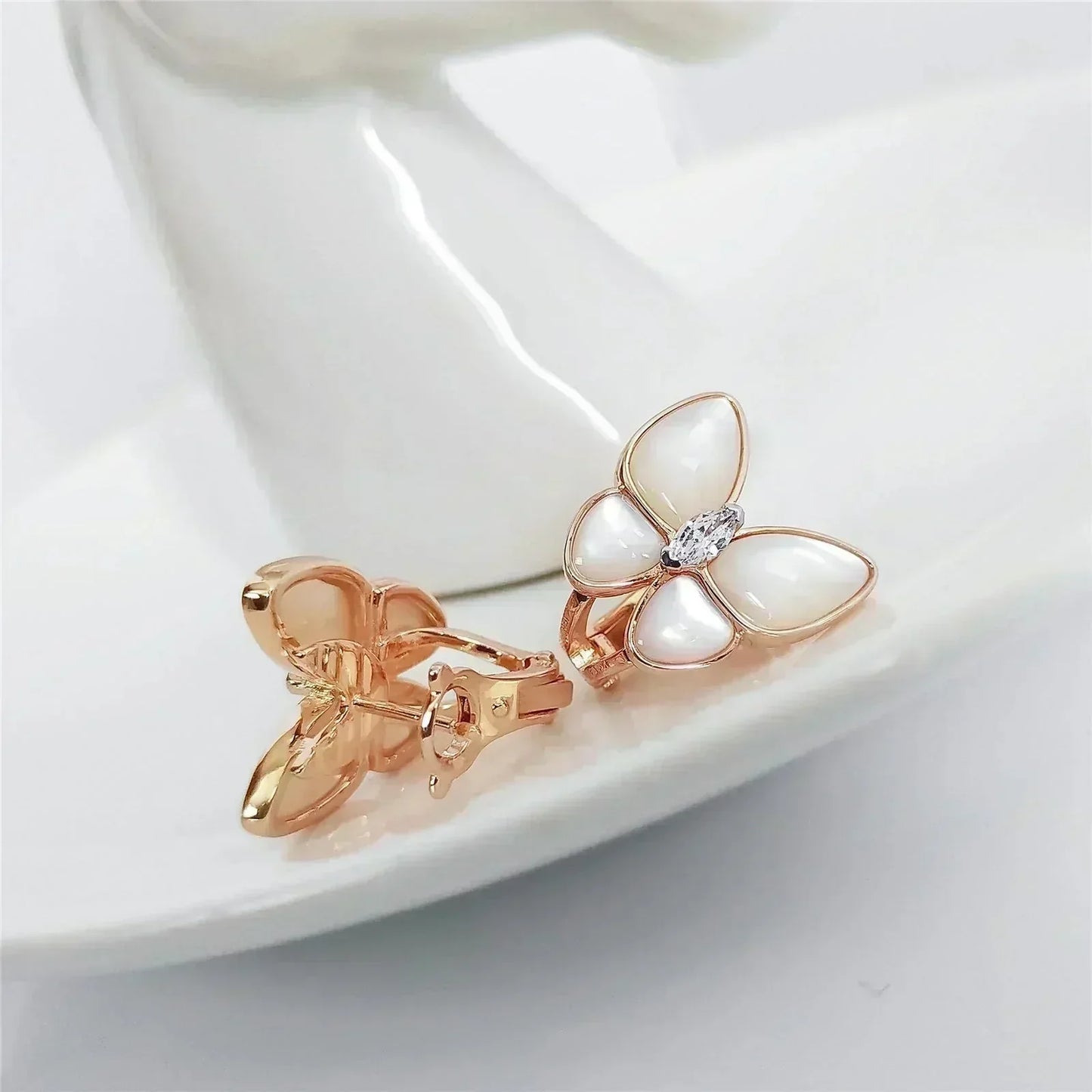 [Windsor Jewelry]BUTTERFLY MOP DIAMOND EARRINGS