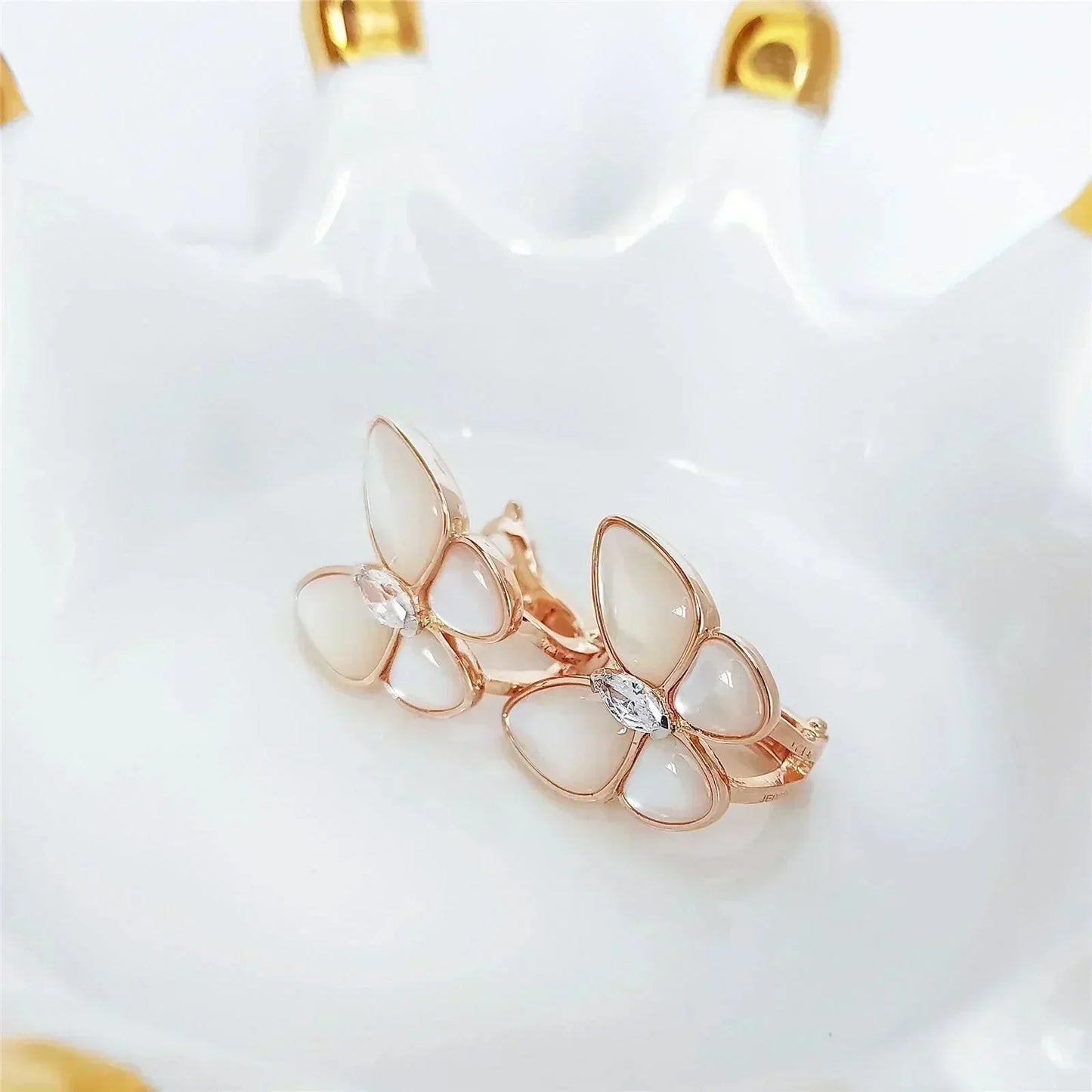 [Windsor Jewelry]BUTTERFLY MOP DIAMOND EARRINGS
