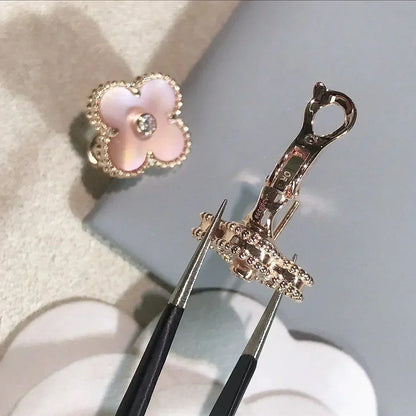[Windsor Jewelry]CLOVER MEDIUM 1 MOTIFS  PINK MOP DIAMOND EARRINGS
