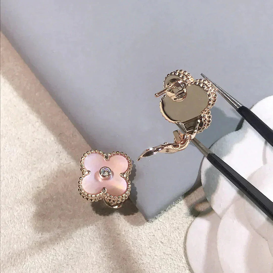 [Windsor Jewelry]CLOVER MEDIUM 1 MOTIFS  PINK MOP DIAMOND EARRINGS