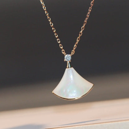 [Windsor Jewelry]DREAM NECKLACE WHITE MOP PINK GOLD 1 DIAMOND