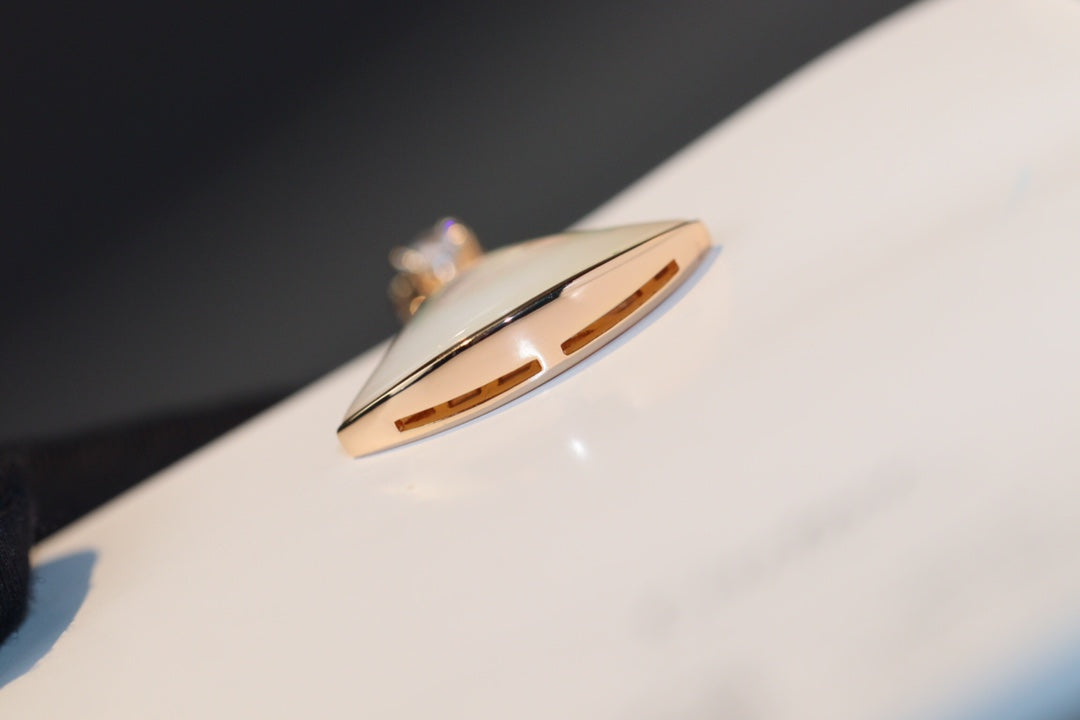 [Windsor Jewelry]DREAM NECKLACE WHITE MOP PINK GOLD 1 DIAMOND
