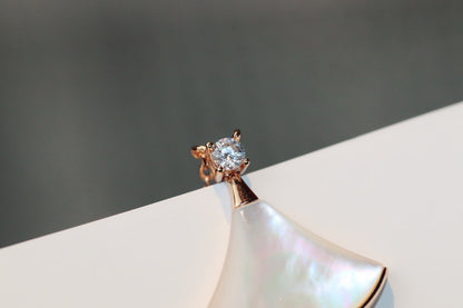 [Windsor Jewelry]DREAM NECKLACE WHITE MOP PINK GOLD 1 DIAMOND