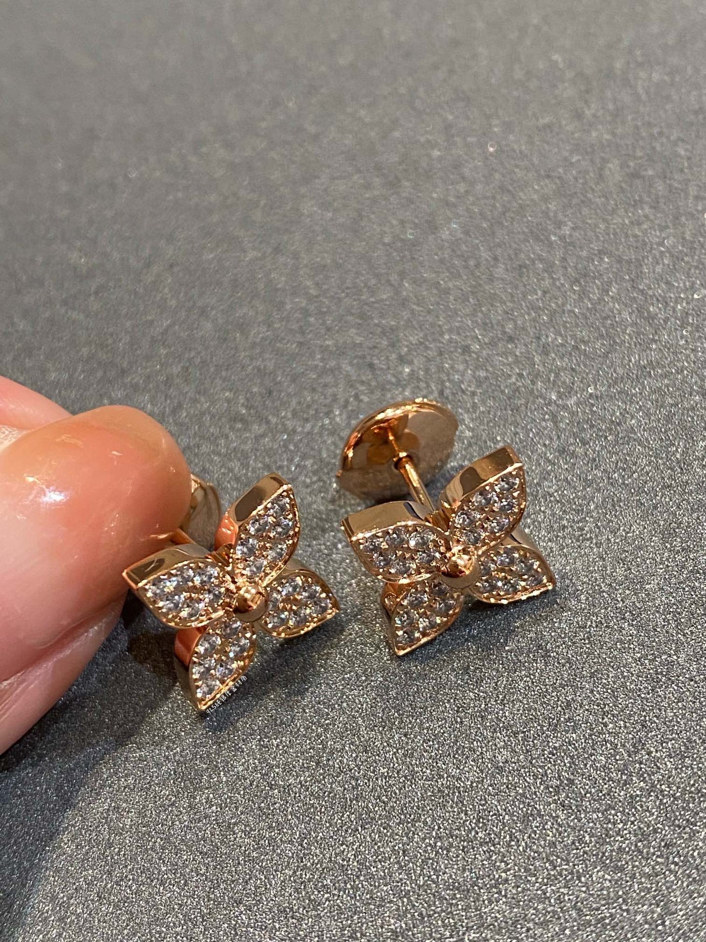 [Windsor Jewelry]STAR DIAMOND EARRINGS