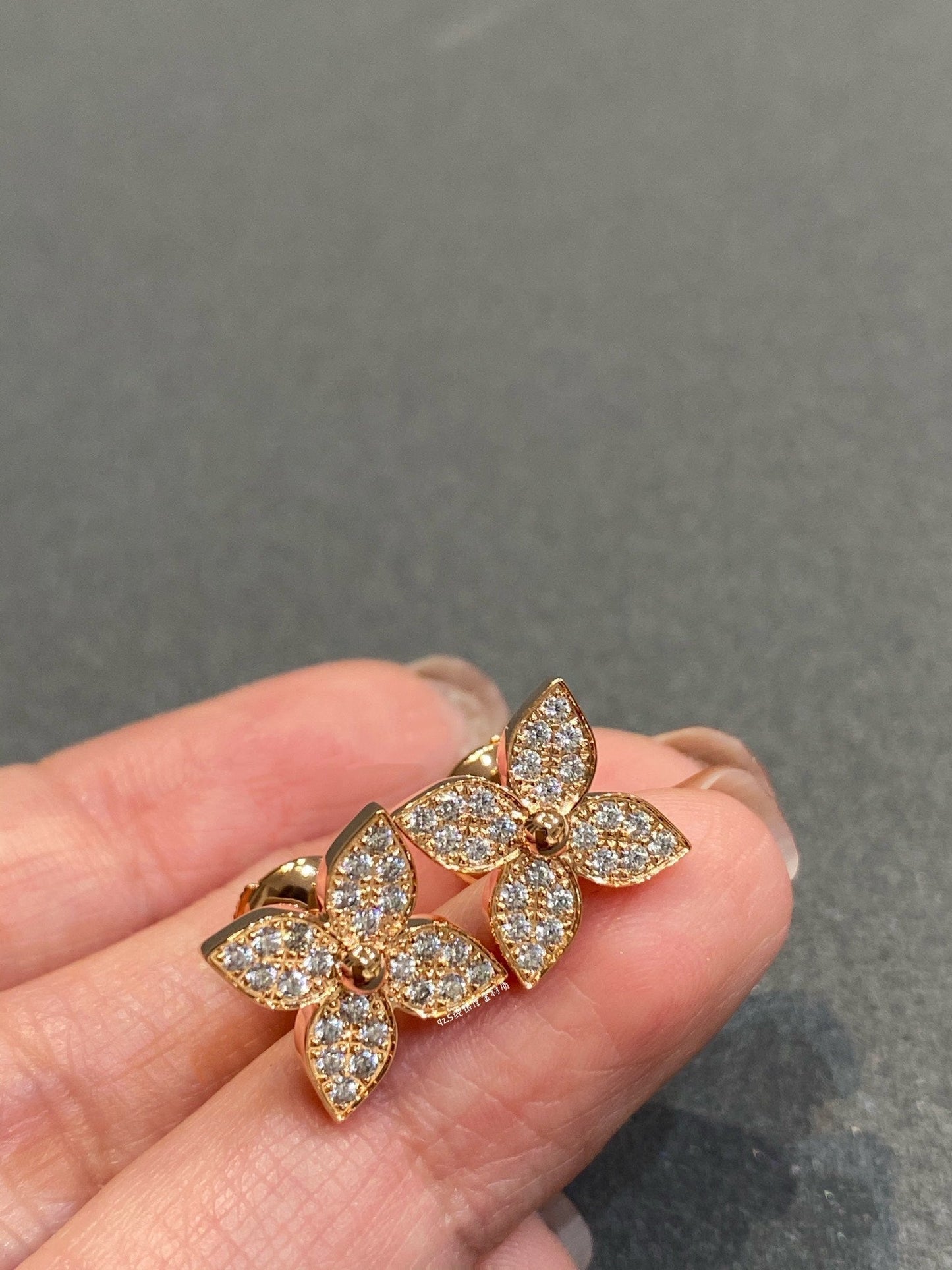 [Windsor Jewelry]STAR DIAMOND EARRINGS