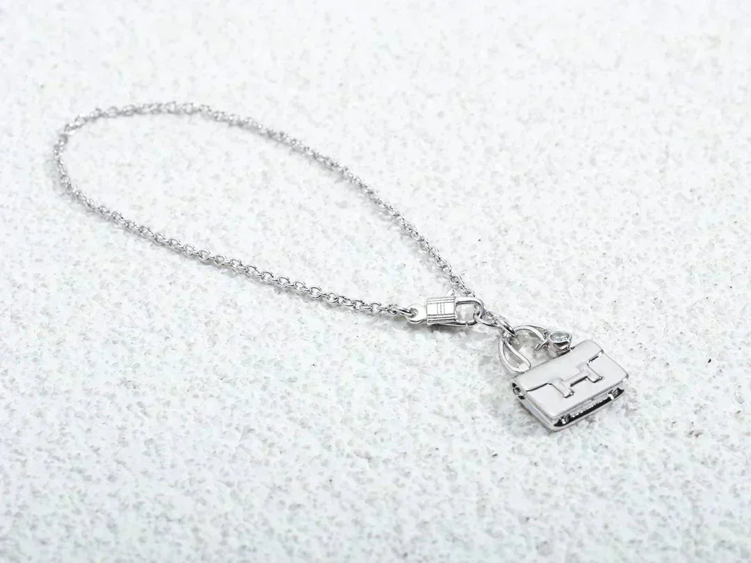 [Windsor Jewelry]AMULETTE PEDANT SILVER NECKLACE