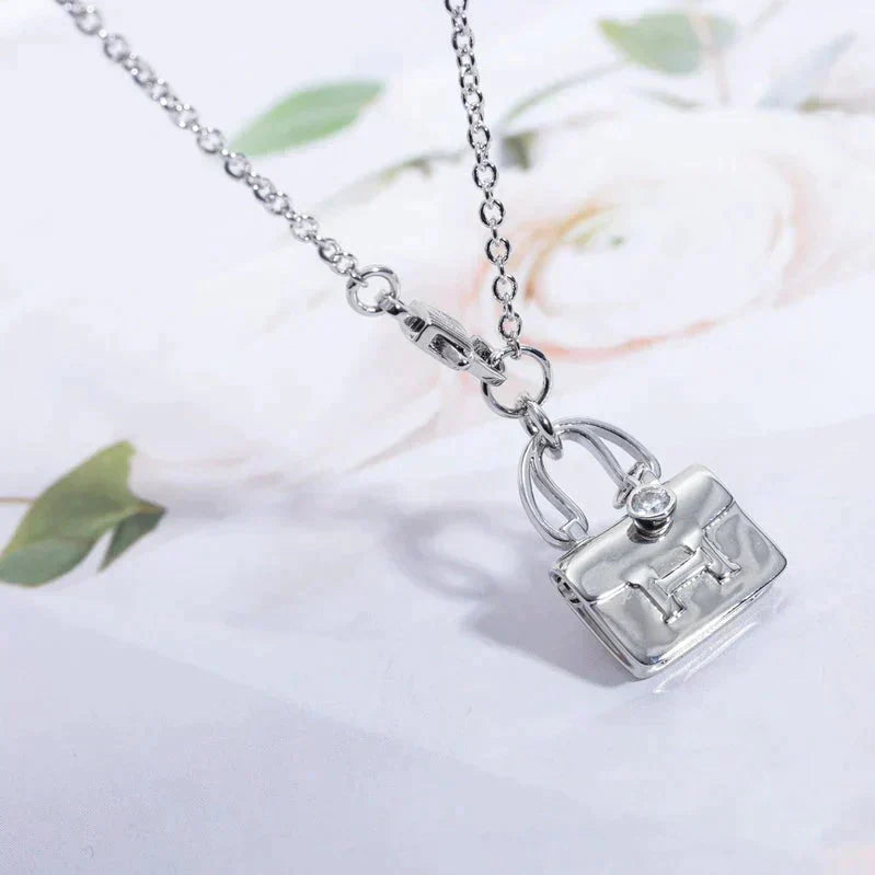 [Windsor Jewelry]AMULETTE PEDANT SILVER NECKLACE