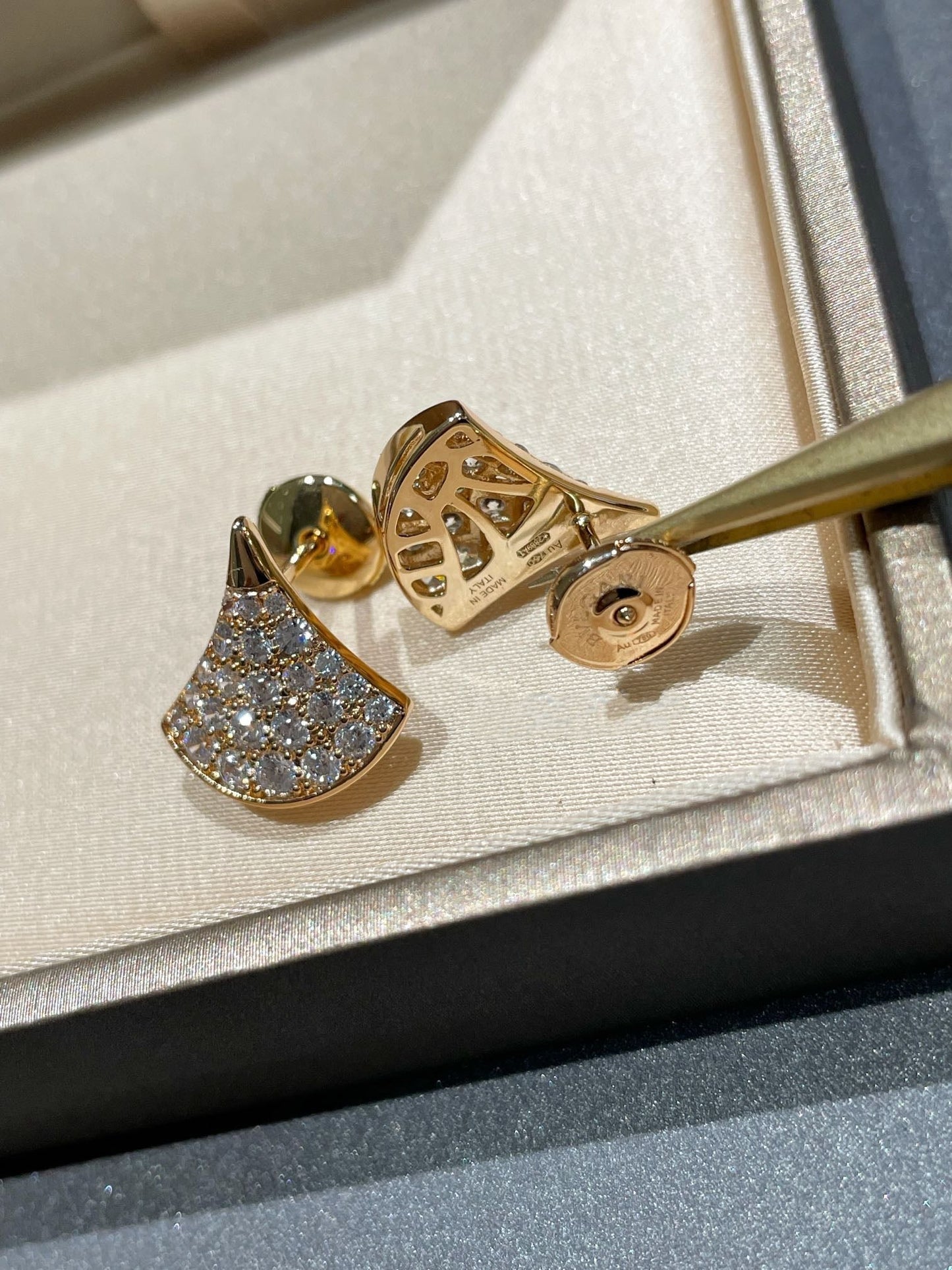 [Windsor Jewelry]DREAM STUD EARRINGS DIAMOND