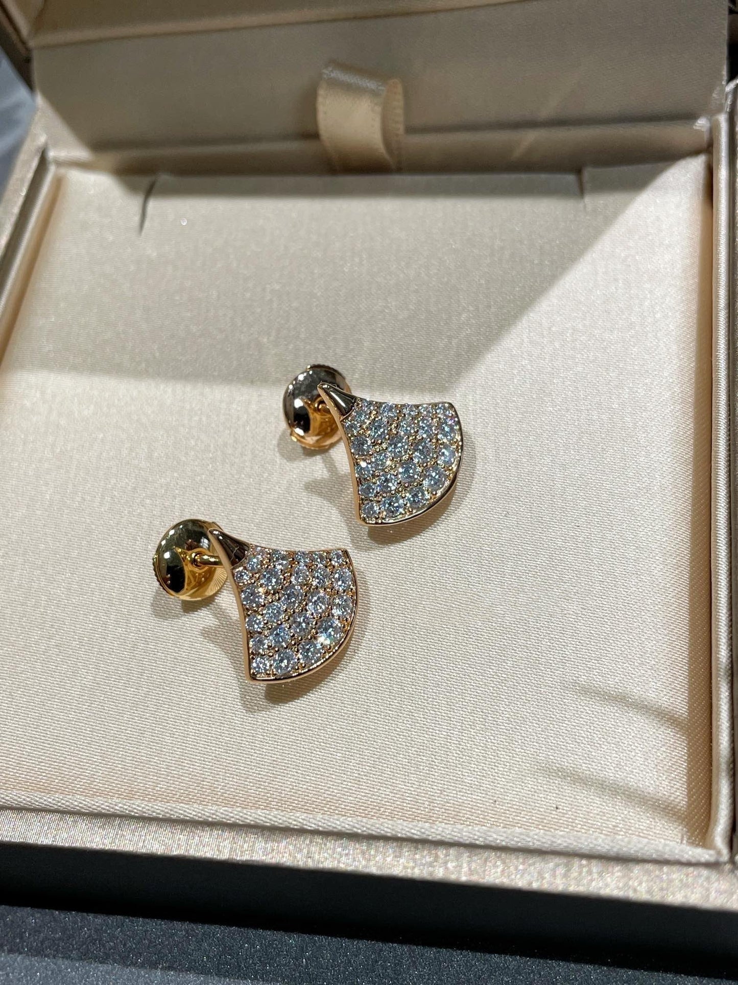 [Windsor Jewelry]DREAM STUD EARRINGS DIAMOND