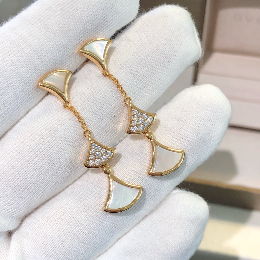 [Windsor Jewelry]DREAM EARRINGS 3 MOTIFS DIAMOND MOP PINK GOLD