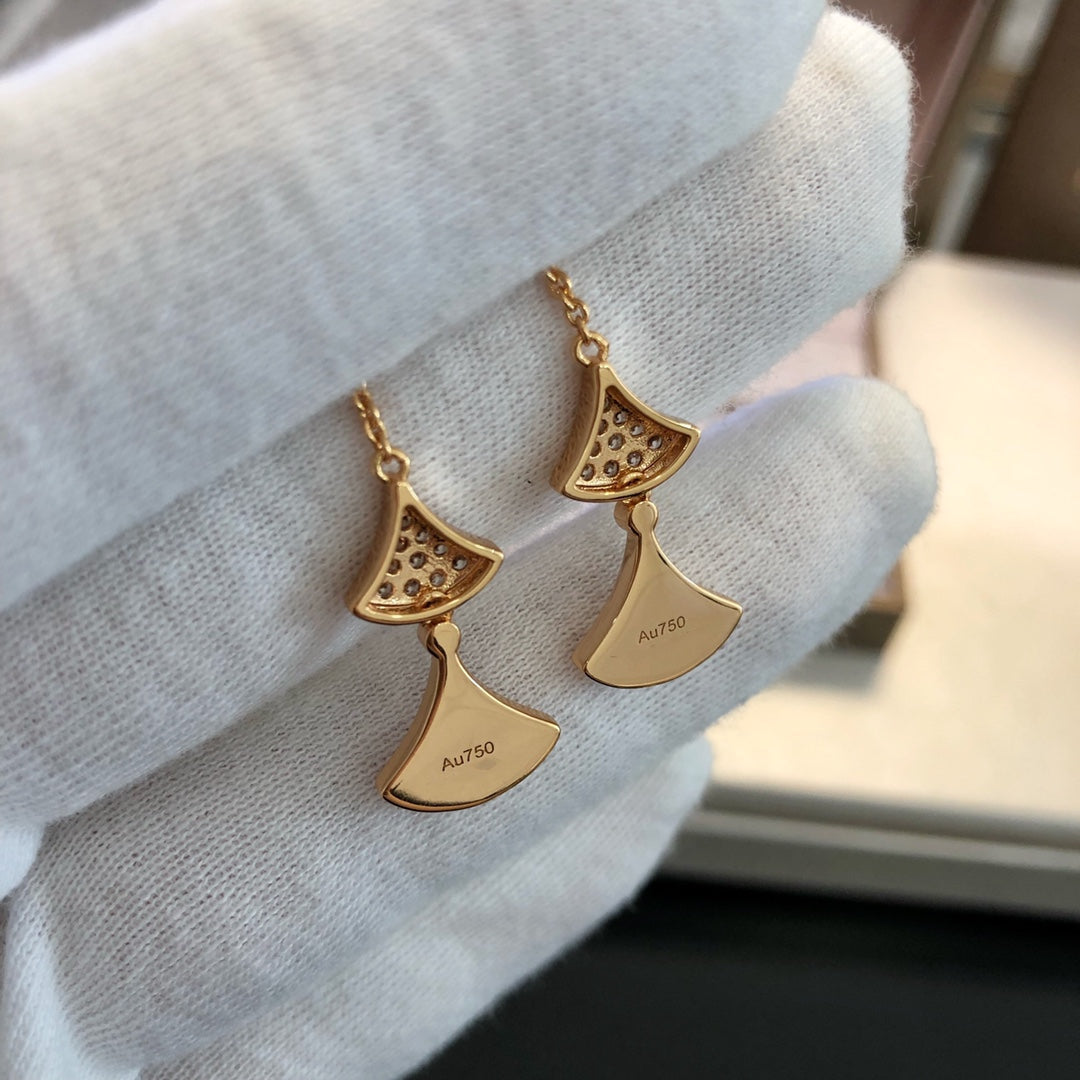 [Windsor Jewelry]DREAM EARRINGS 3 MOTIFS DIAMOND MOP PINK GOLD