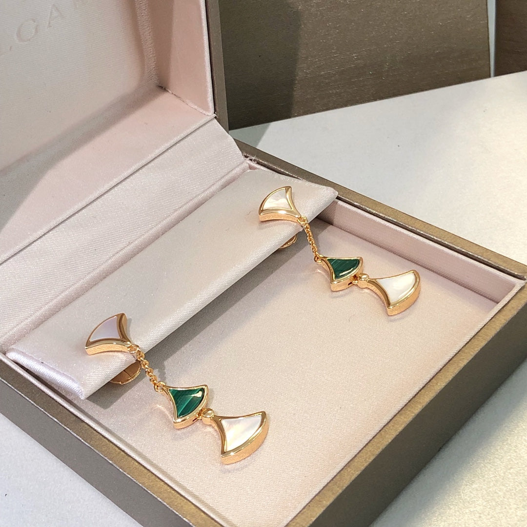 [Windsor Jewelry]DREAM EARRINGS 3 MOTIFS MALACHITE MOP PINK GOLD