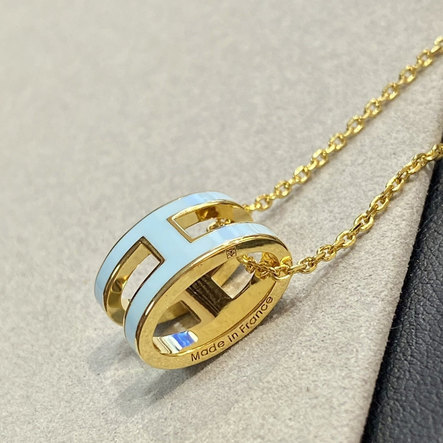 [Windsor Jewelry]POP H LIGHT BLUE NECKLACE