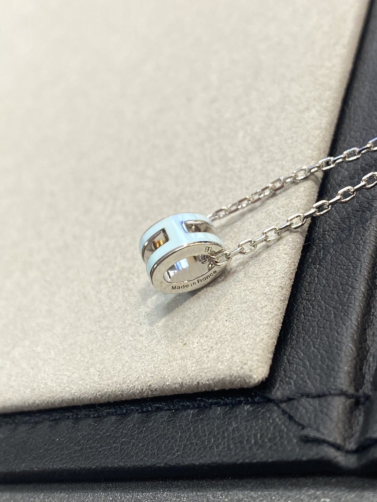 [Windsor Jewelry]POP H LIGHT BLUE NECKLACE