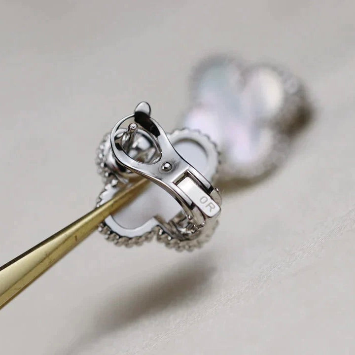 [Windsor Jewelry]CLOVER MEDIUM 1 MOTIFS  WHITE MOP EARRINGS SILVER