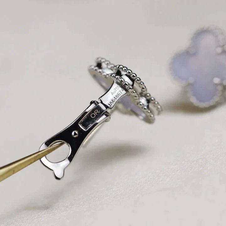 [Windsor Jewelry]CLOVER MEDIUM 1 MOTIFS  WHITE MOP EARRINGS SILVER