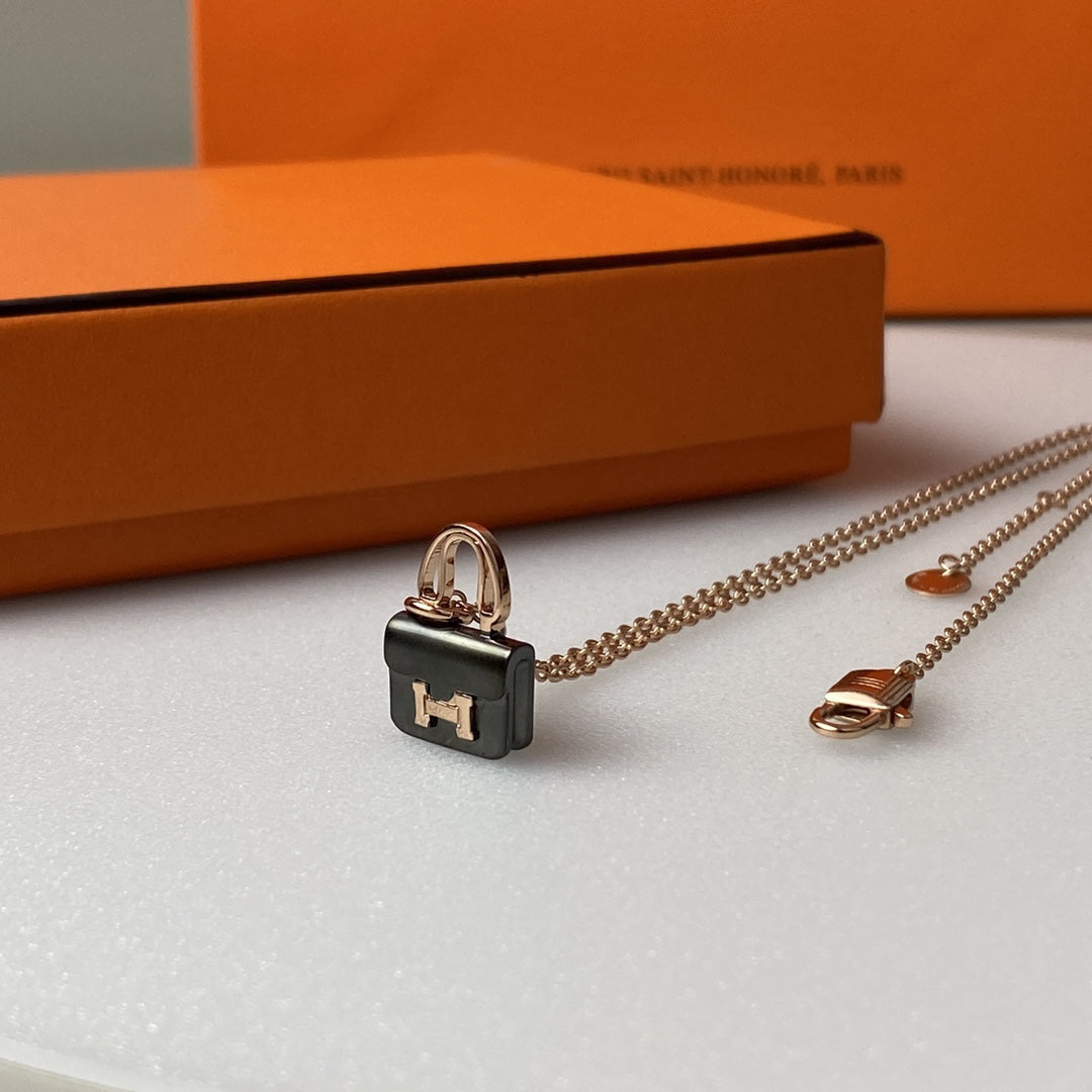 [Windsor Jewelry]CONSTANCE BLACK PEDANT PINK GOLD NECKLACE