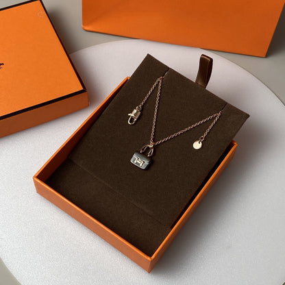 [Windsor Jewelry]CONSTANCE BLACK PEDANT PINK GOLD NECKLACE
