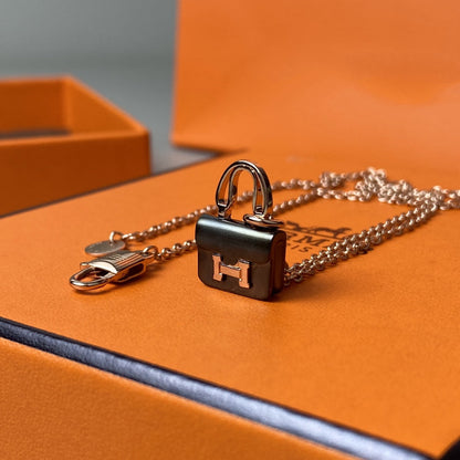 [Windsor Jewelry]CONSTANCE BLACK PEDANT PINK GOLD NECKLACE