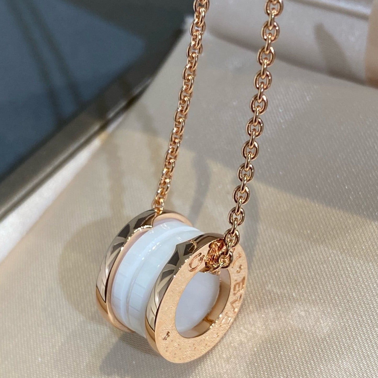 [Windsor Jewelry]ZERO 1 WHITE CERAMIC PINK GOLD NECKLACE