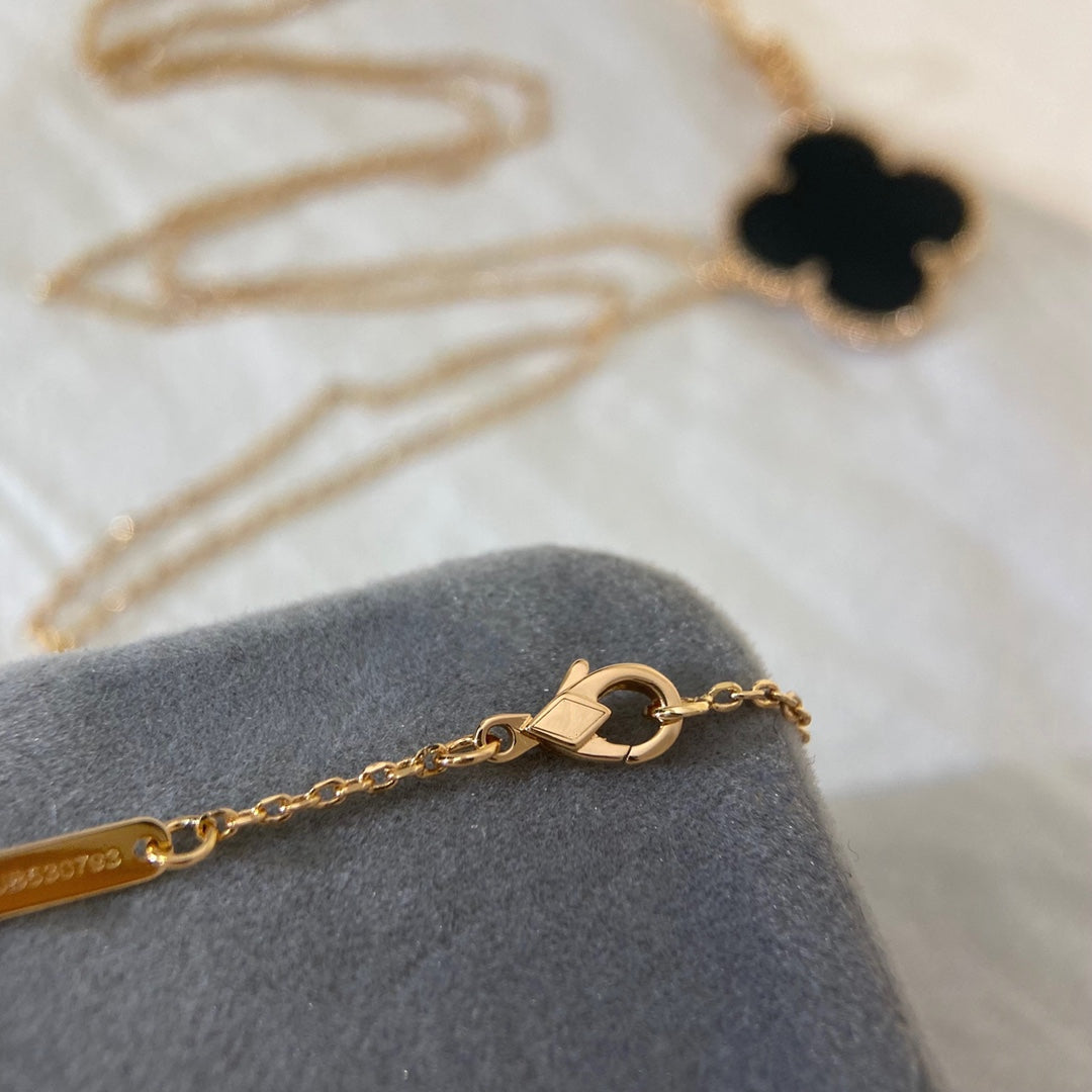 [Windsor Jewelry]CLOVER 25MM NECKLACE GOLD ONYX