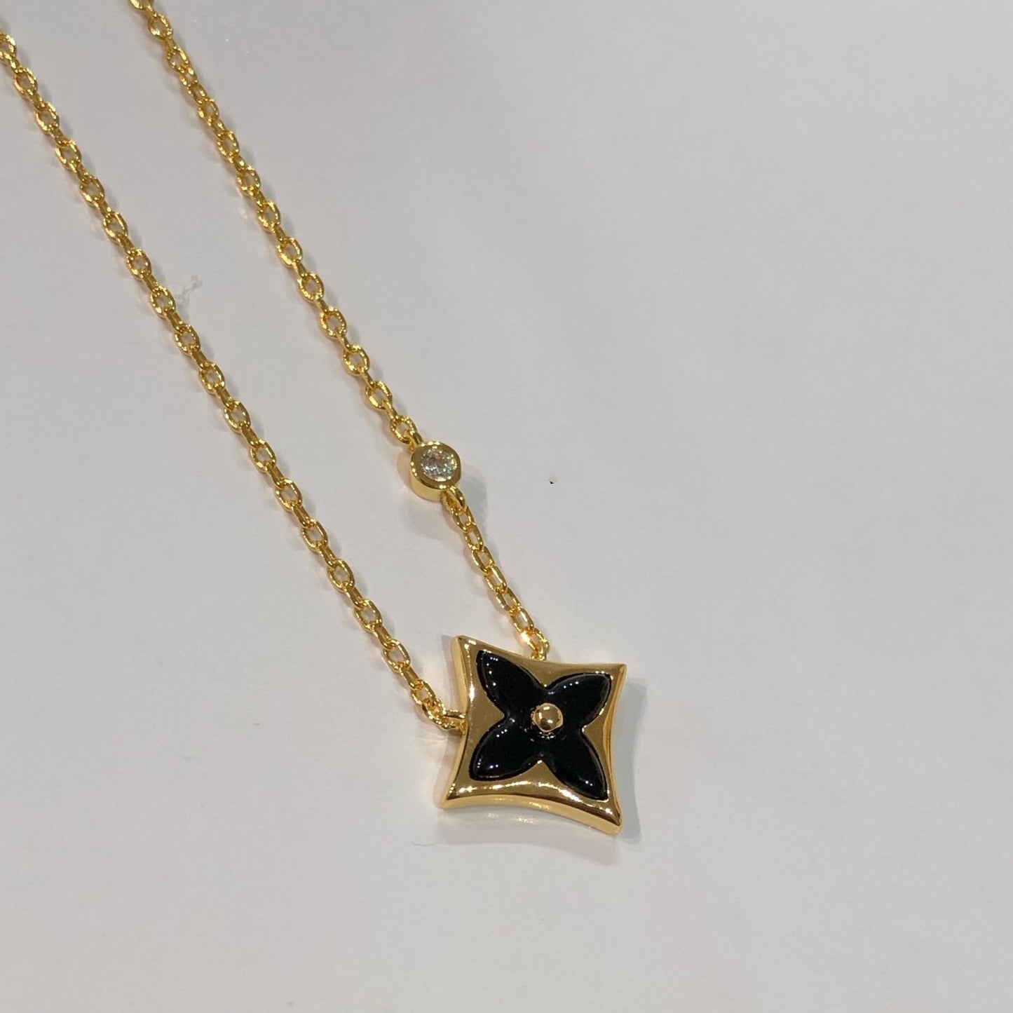 [Windsor Jewelry]STAR BLACK MOP NECKLACE