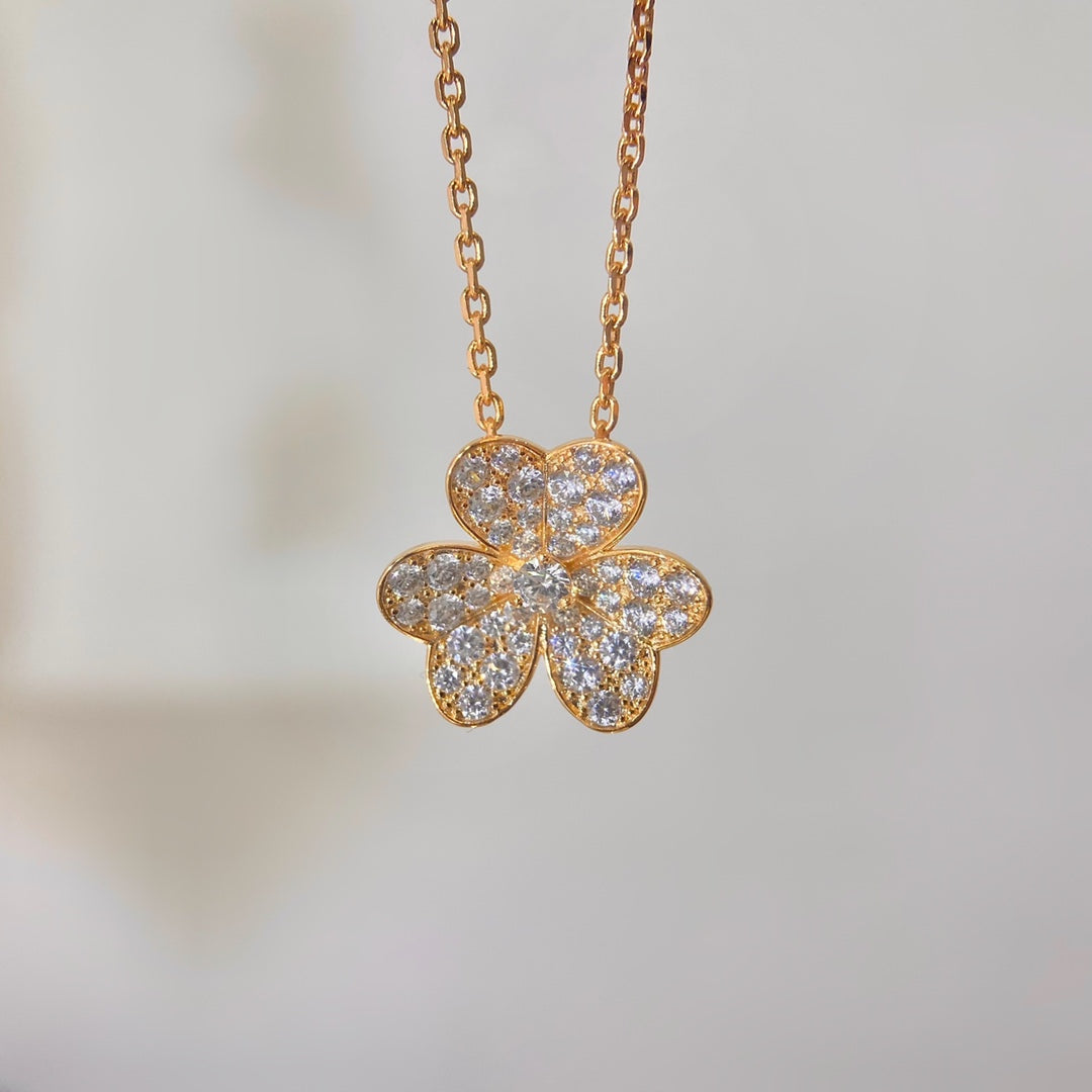 [Windsor Jewelry]FLOWER DIAMOND NECKLACE