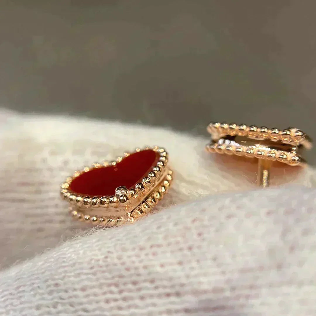 [Windsor Jewelry]HEART CARNELIAN STUD EARRINGS