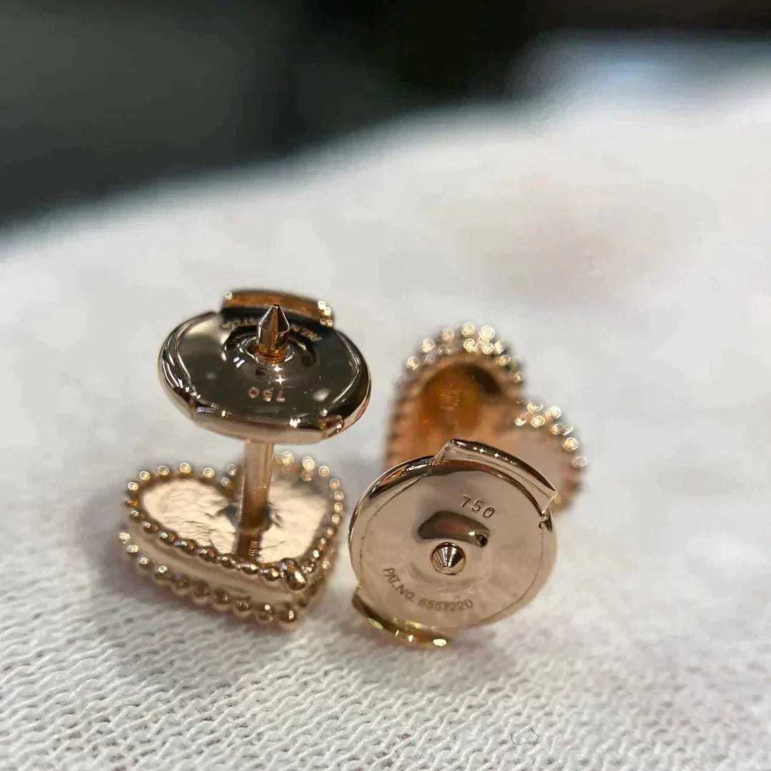 [Windsor Jewelry]HEART CARNELIAN STUD EARRINGS