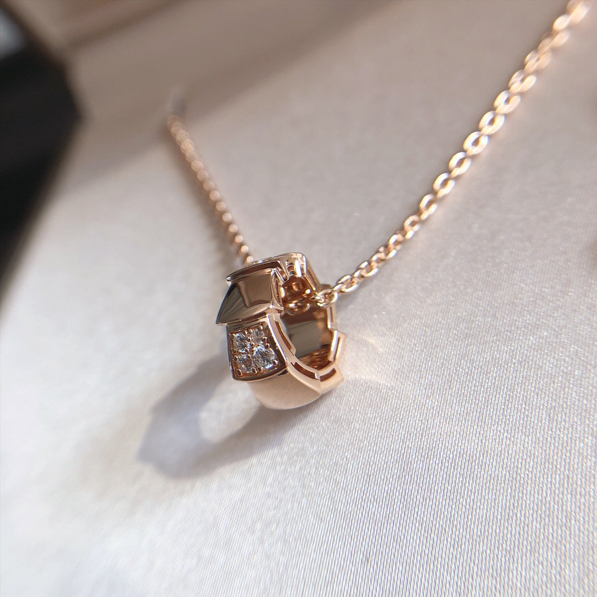 [Windsor Jewelry]SERPENTI PEDANT DIAMOND PINK GOLD NECKLACE