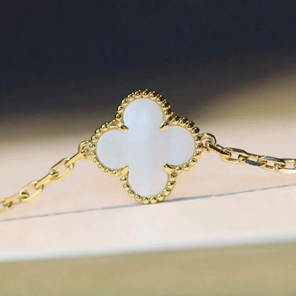 [Windsor Jewelry]CLOVER 20 MOTIFS WHITE MOP NECKLACE