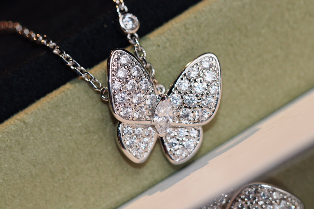 [Windsor Jewelry]BUTTERFLY DIAMOND NECKLACE