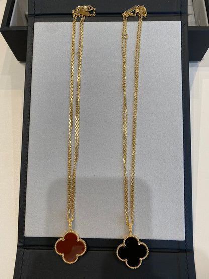 [Windsor Jewelry]CLOVER 25MM NECKLACE GOLD CARNELIAN