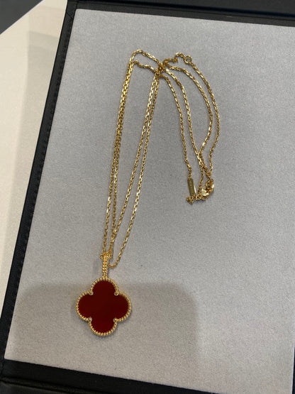 [Windsor Jewelry]CLOVER 25MM NECKLACE GOLD CARNELIAN