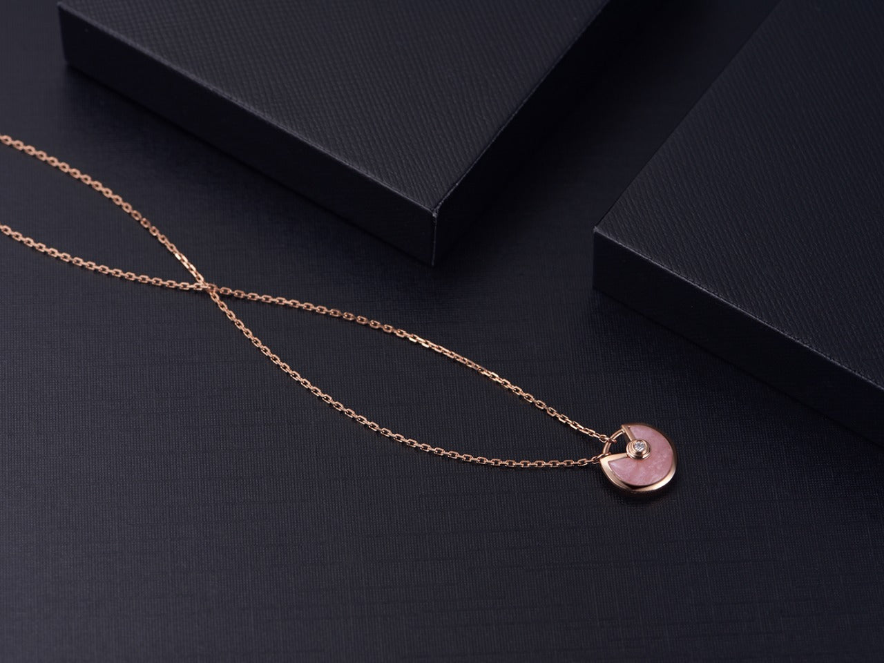 [Windsor Jewelry]AMULETTE ROSE GOLD PINK MOP NECKLACE