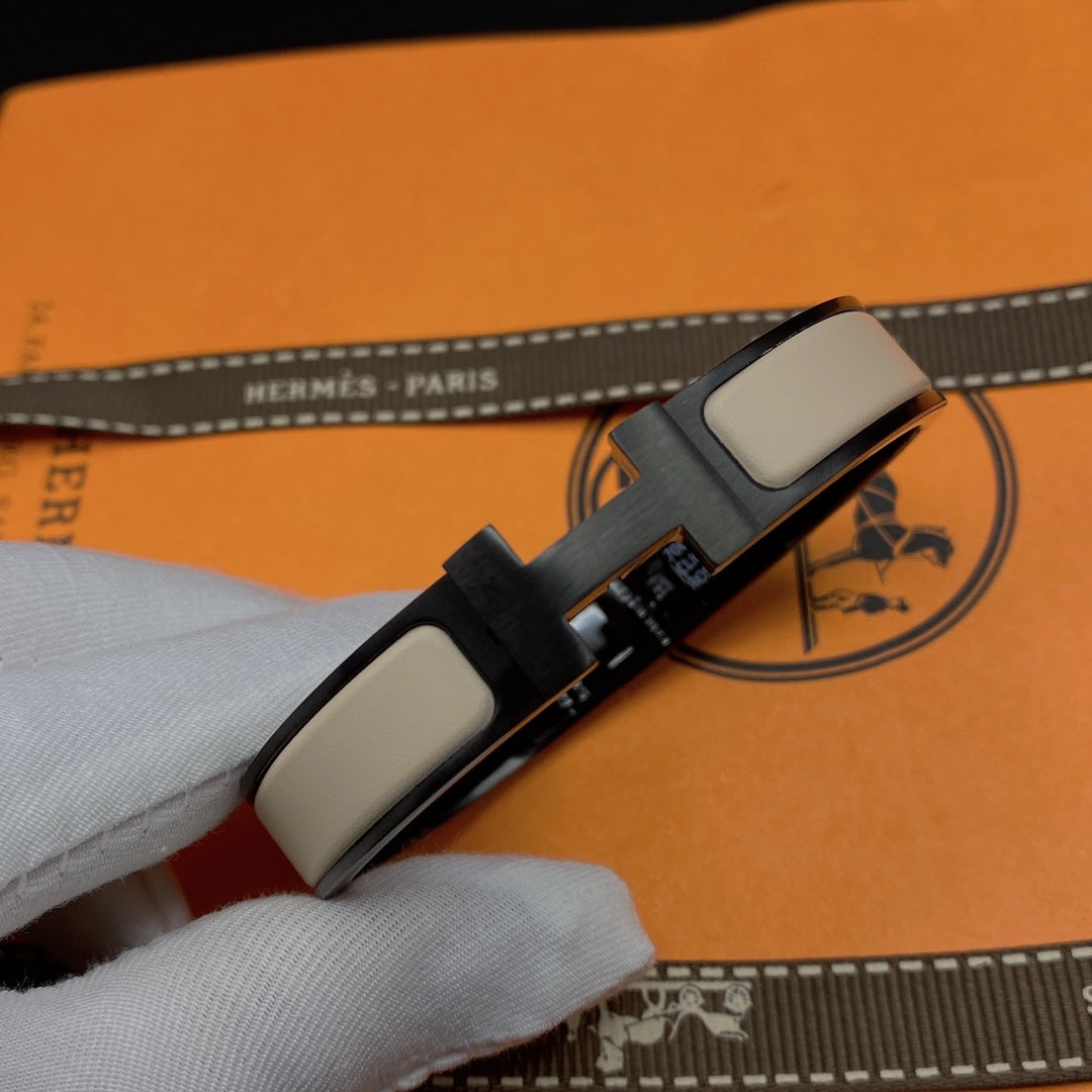 [Windsor Jewelry]H BRACELET 12MM BLACK BEIGE CERAMIC