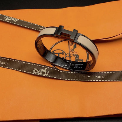 [Windsor Jewelry]H BRACELET 12MM BLACK BEIGE CERAMIC