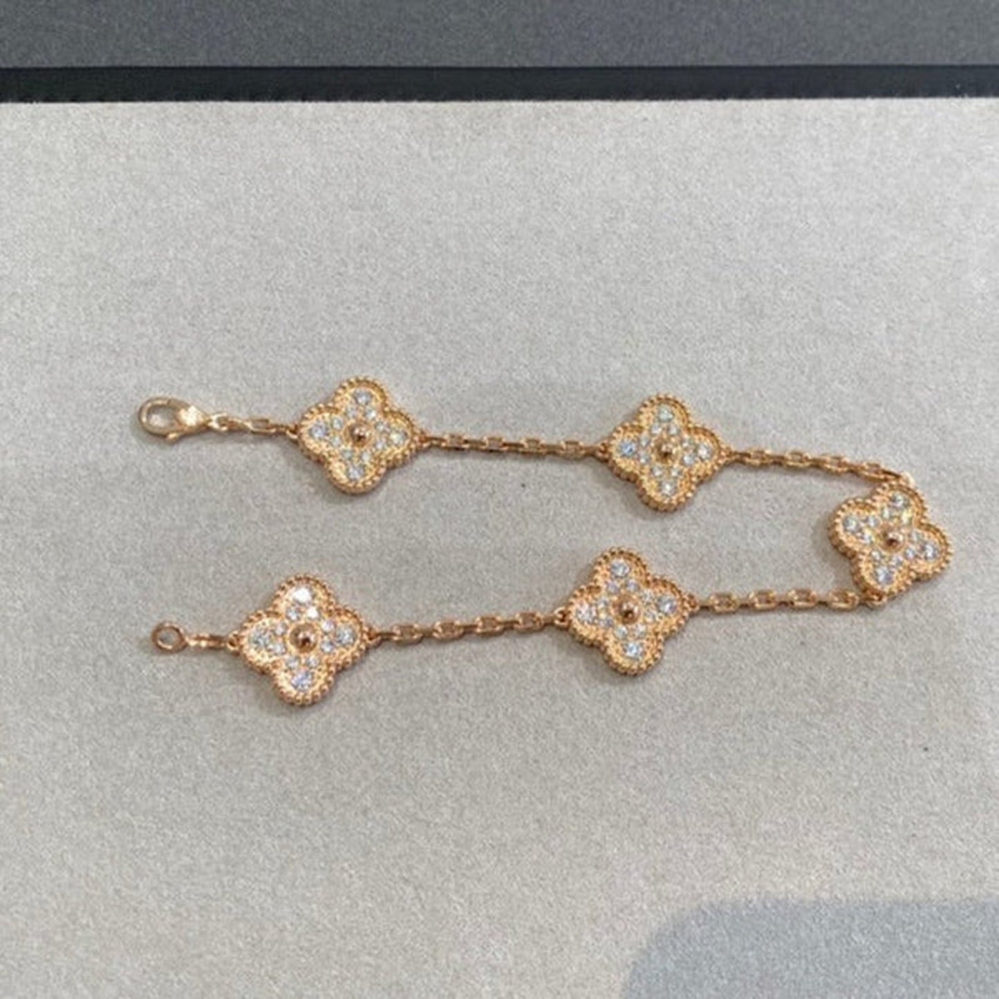 [Windsor Jewelry]CLOVER 5 MOTIFS  FULL DIAMOND BRACELET