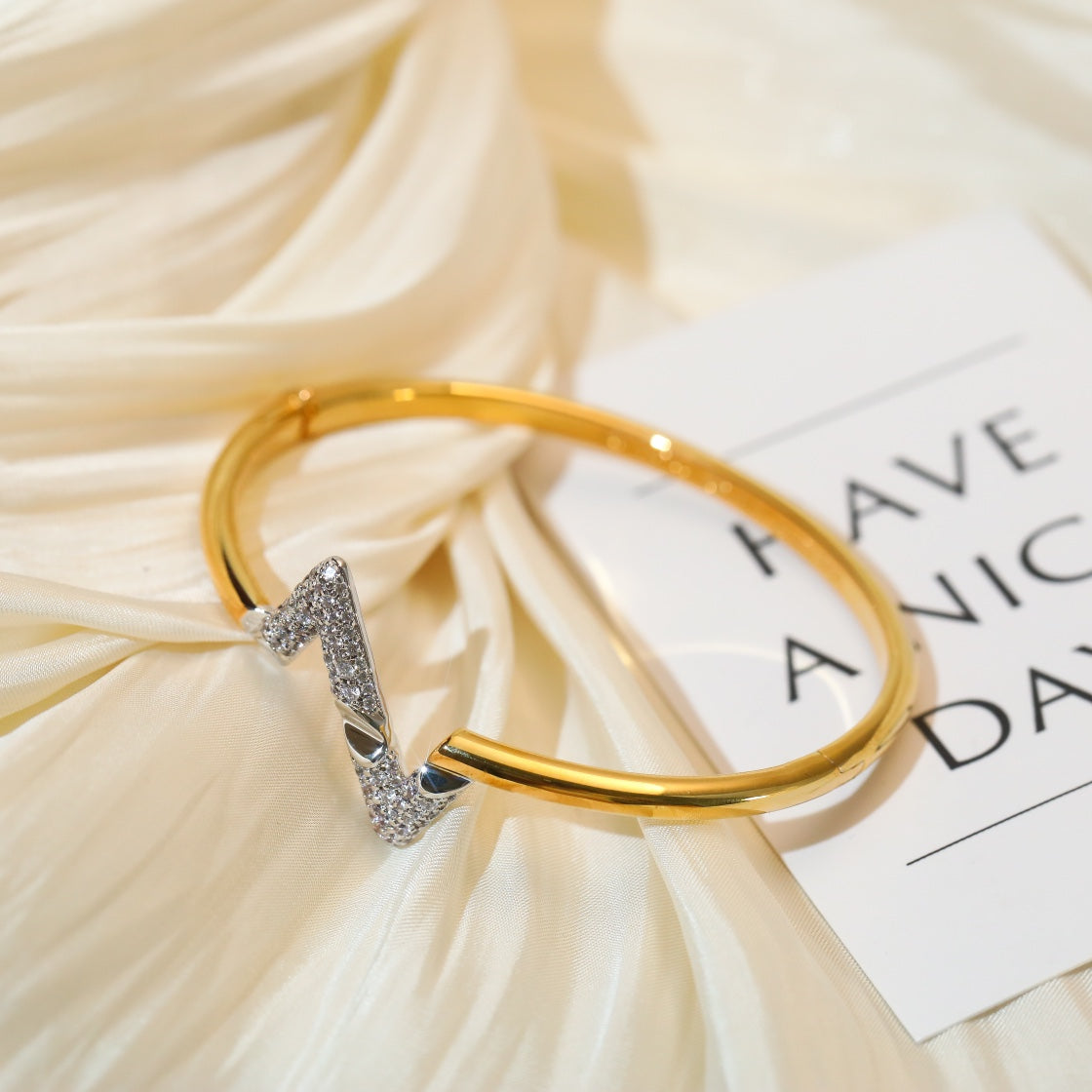 [Windsor Jewelry]VOLTE UPSITE DOWN GOLD DIAMOND BRACELET