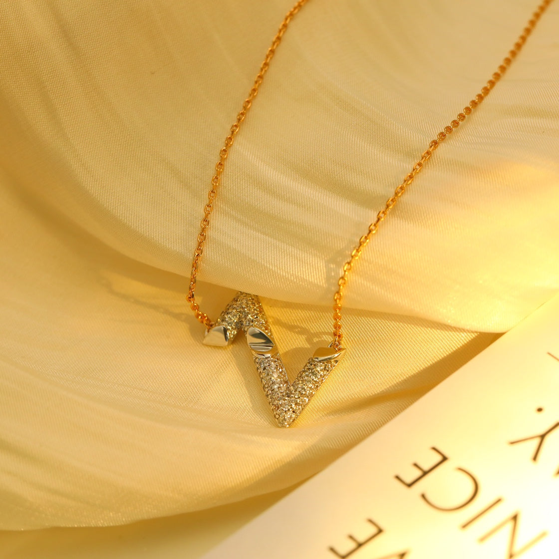 [Windsor Jewelry]VOLT SILVER DIAMOND PEDANT NECKLACE