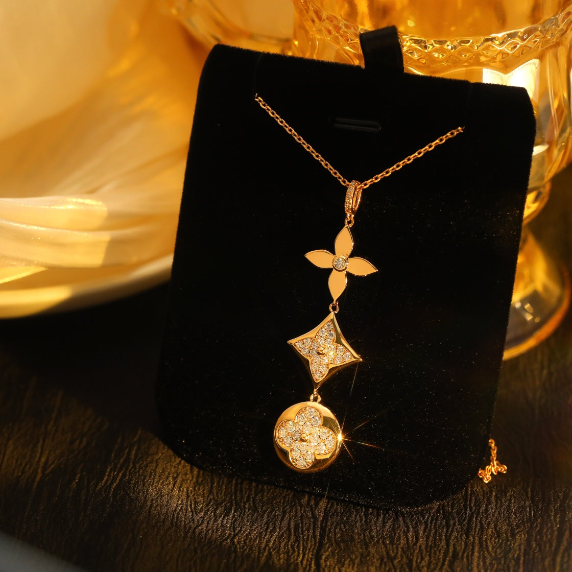 [Windsor Jewelry]STAR AND SUN DIAMOND PINK GOLD NECKLACE