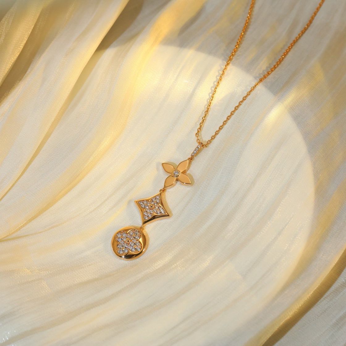 [Windsor Jewelry]STAR AND SUN DIAMOND PINK GOLD NECKLACE