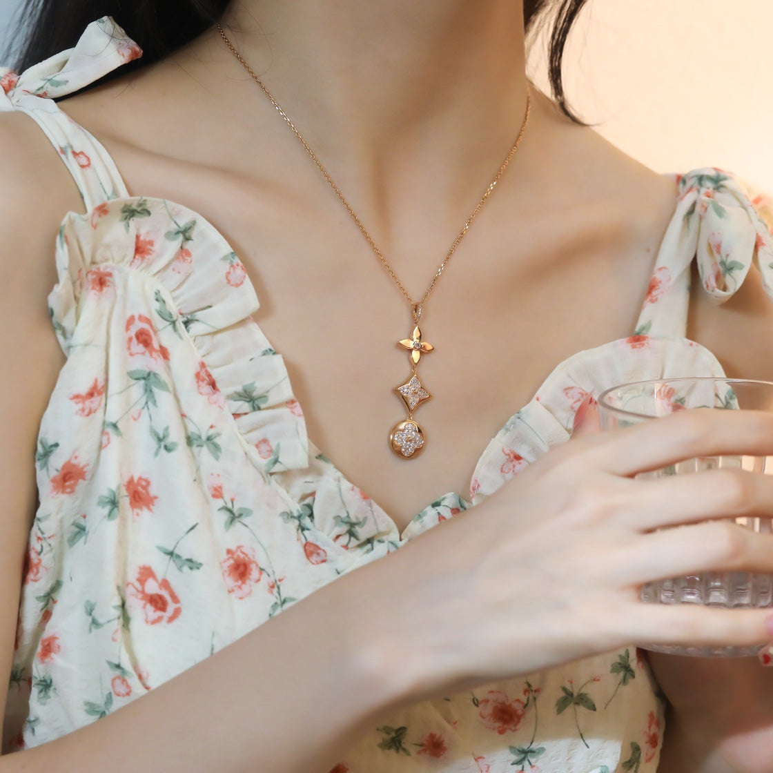 [Windsor Jewelry]STAR AND SUN DIAMOND PINK GOLD NECKLACE
