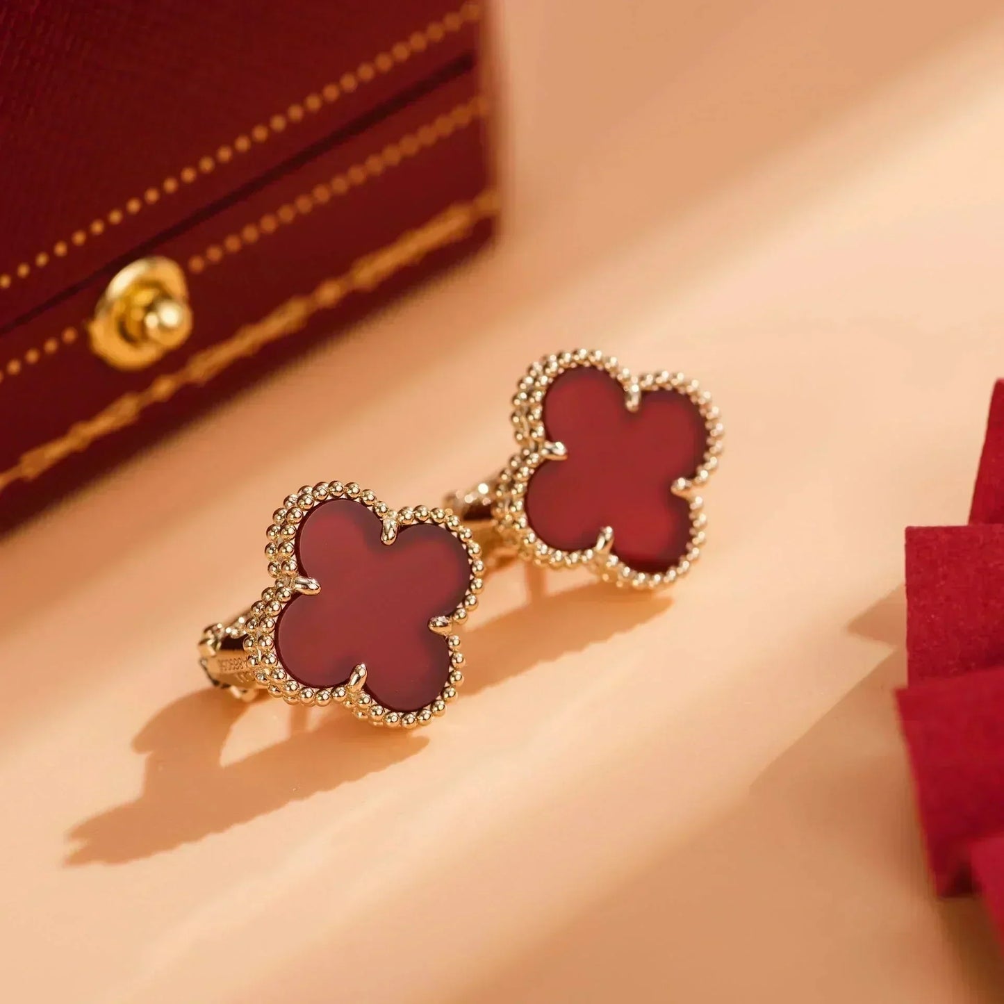 [Windsor Jewelry]CLOVER MEDIUM 1 MOTIFS CARNELIAN  EARRINGS