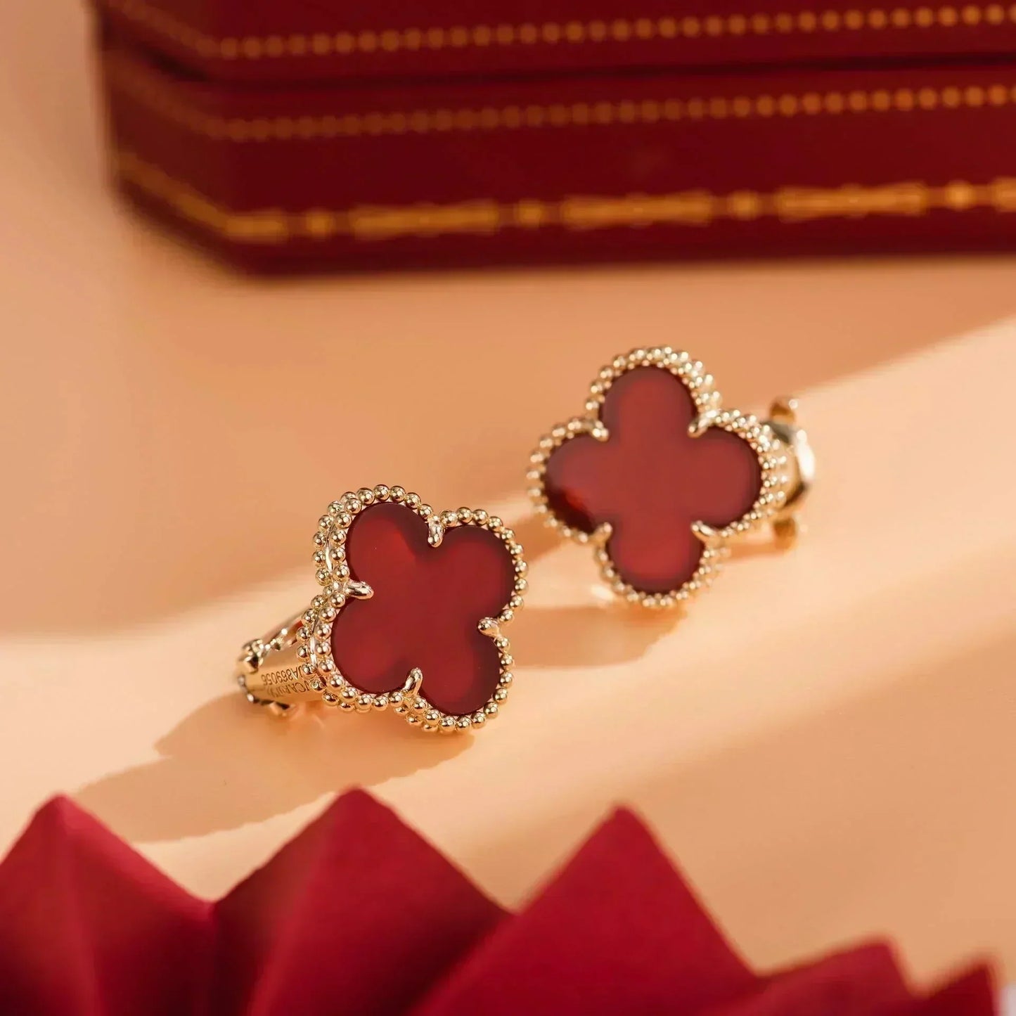[Windsor Jewelry]CLOVER MEDIUM 1 MOTIFS CARNELIAN  EARRINGS